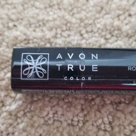 **NEW** Avon True Color Nourishing Lipstick Candy Red - Picture 2 of 4